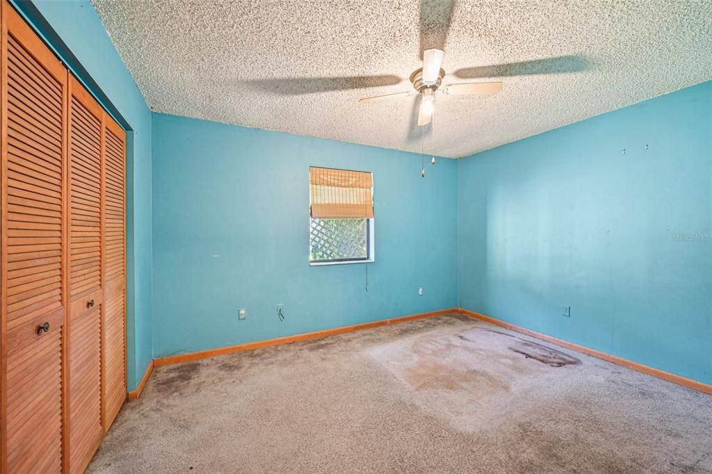 Active With Contract: $249,900 (3 beds, 2 baths, 1450 Square Feet)