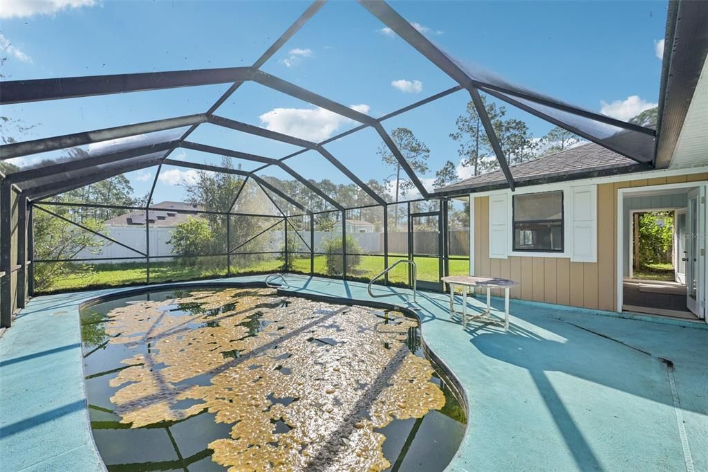 Active With Contract: $249,900 (3 beds, 2 baths, 1450 Square Feet)