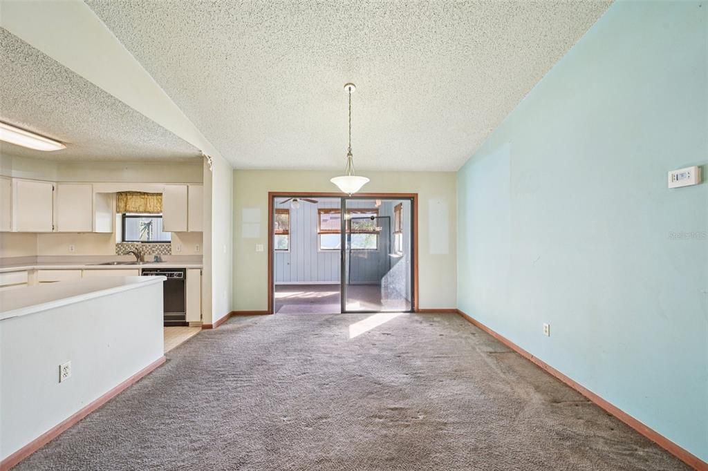 Active With Contract: $249,900 (3 beds, 2 baths, 1450 Square Feet)