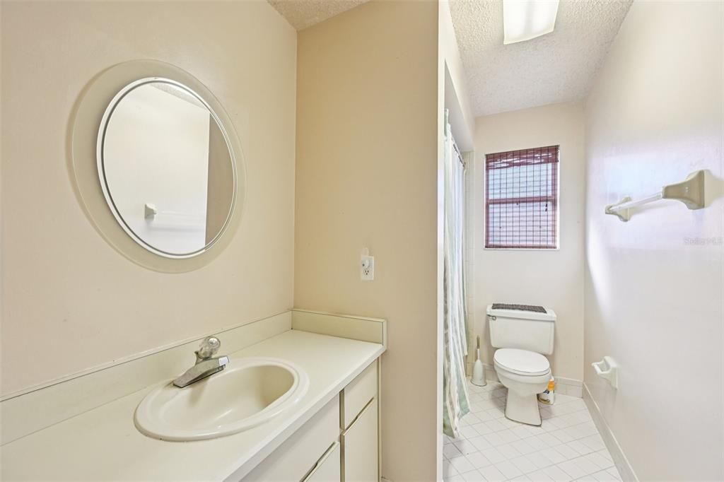 Active With Contract: $249,900 (3 beds, 2 baths, 1450 Square Feet)