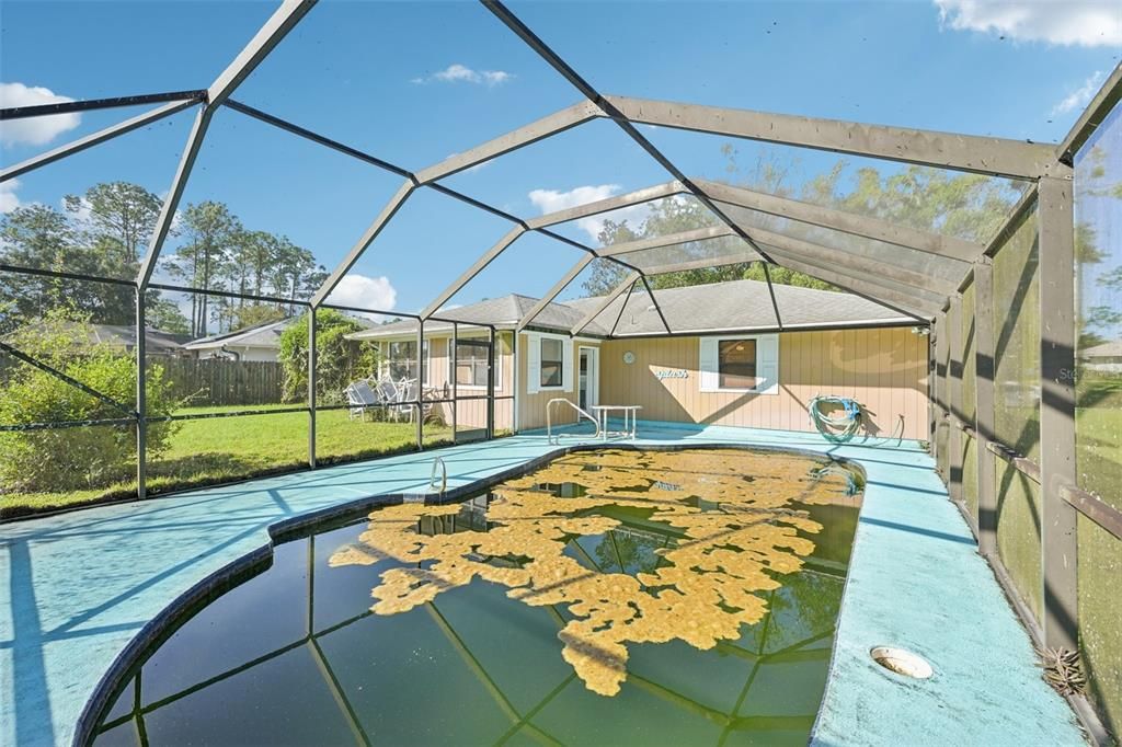 Active With Contract: $249,900 (3 beds, 2 baths, 1450 Square Feet)