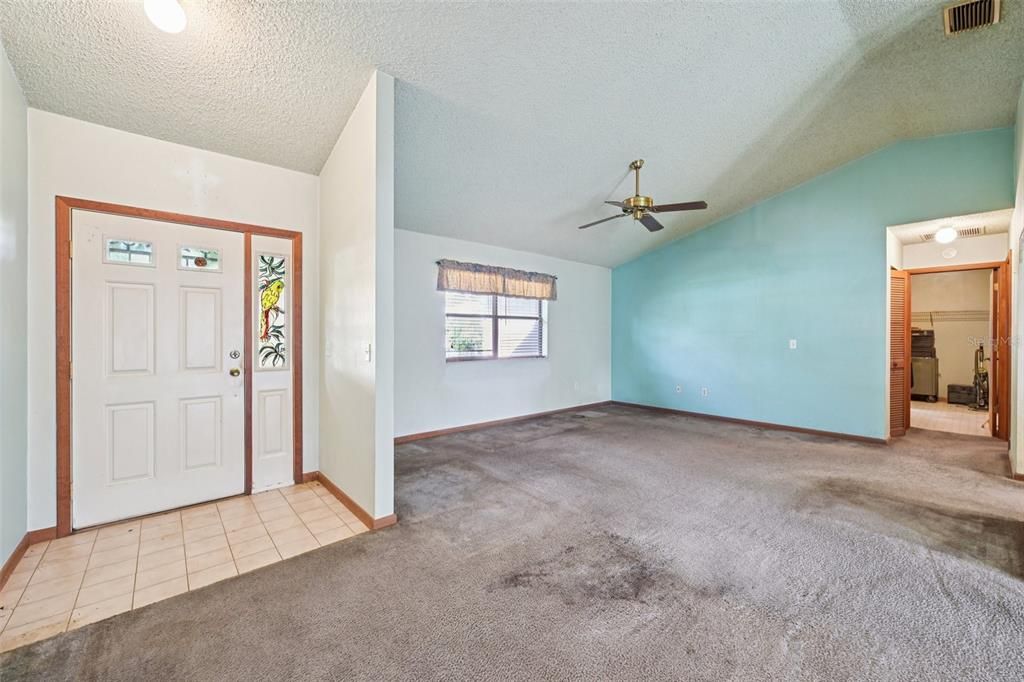 Active With Contract: $249,900 (3 beds, 2 baths, 1450 Square Feet)