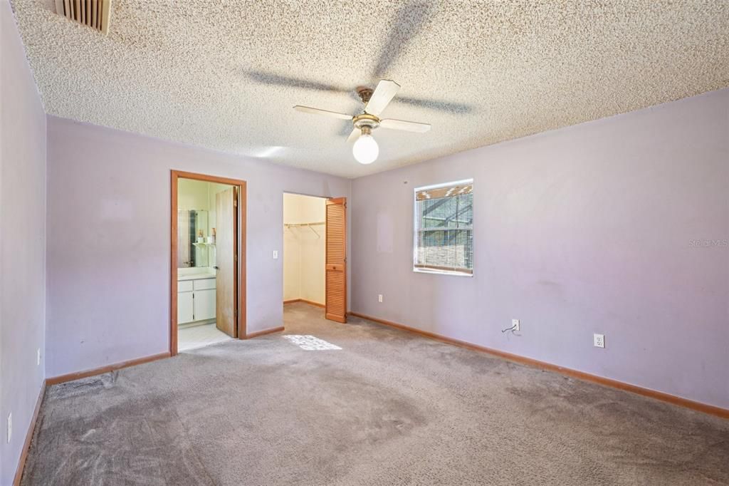 Active With Contract: $249,900 (3 beds, 2 baths, 1450 Square Feet)