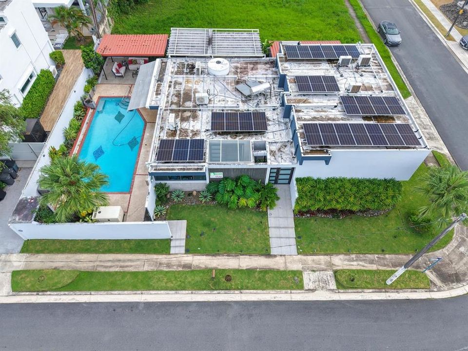 Под контрактом: $895,000 (3 спален, 3 ванн, 2265 Квадратных фут)