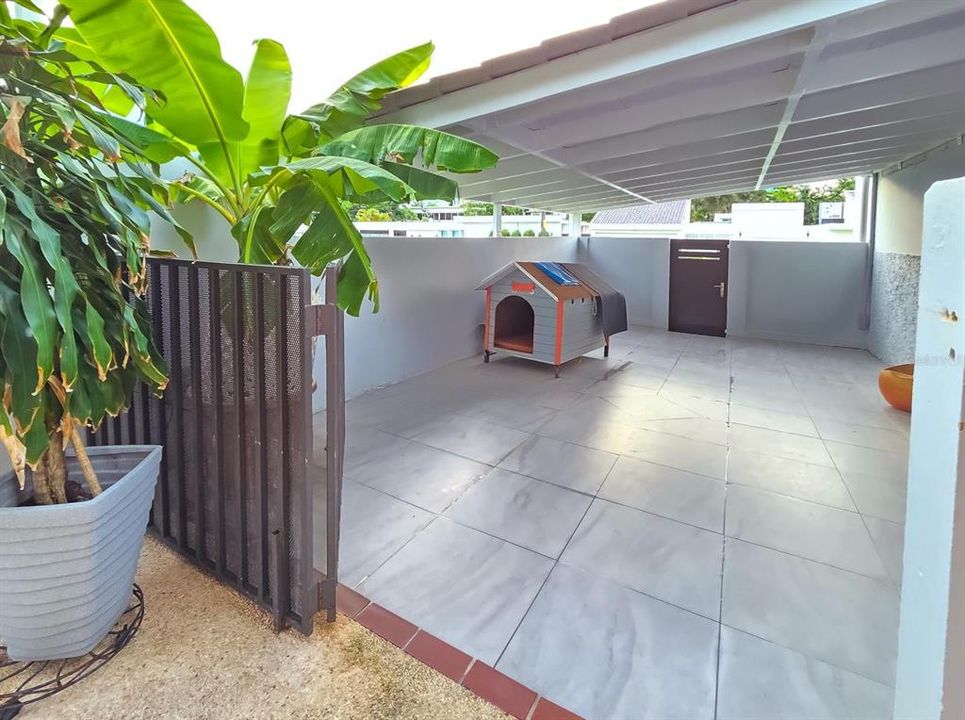 Под контрактом: $895,000 (3 спален, 3 ванн, 2265 Квадратных фут)