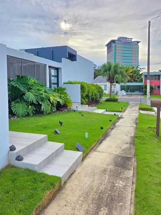 Под контрактом: $895,000 (3 спален, 3 ванн, 2265 Квадратных фут)