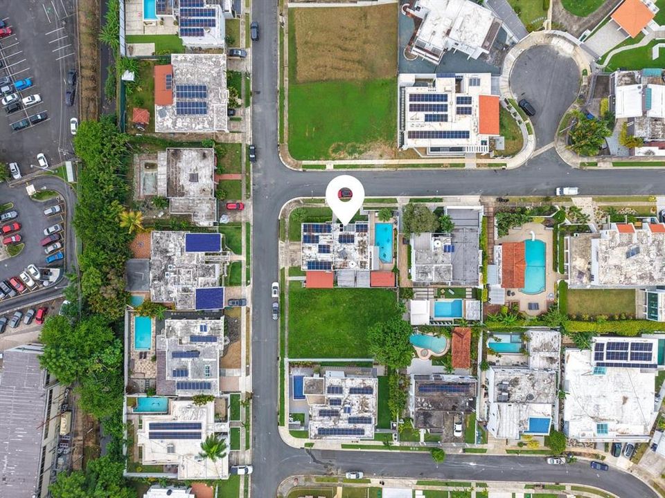 Под контрактом: $895,000 (3 спален, 3 ванн, 2265 Квадратных фут)