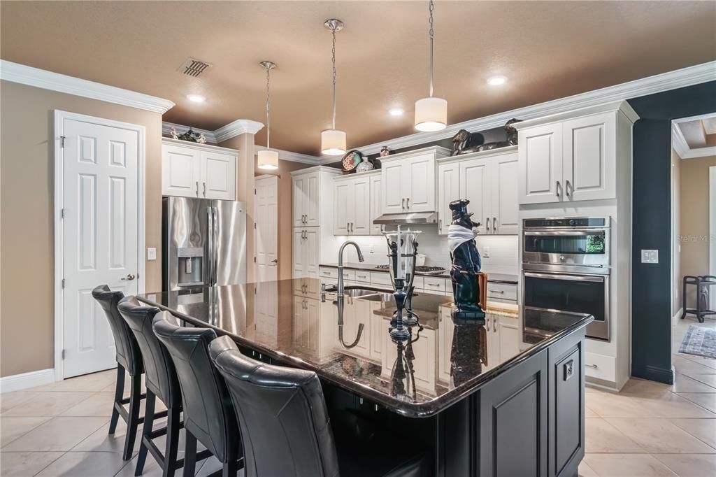 For Sale: $459,000 (2 beds, 2 baths, 2080 Square Feet)