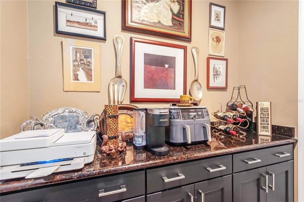 For Sale: $459,000 (2 beds, 2 baths, 2080 Square Feet)