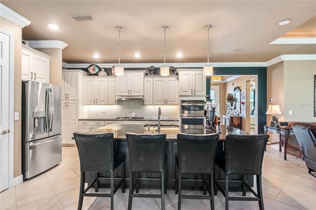 For Sale: $459,000 (2 beds, 2 baths, 2080 Square Feet)