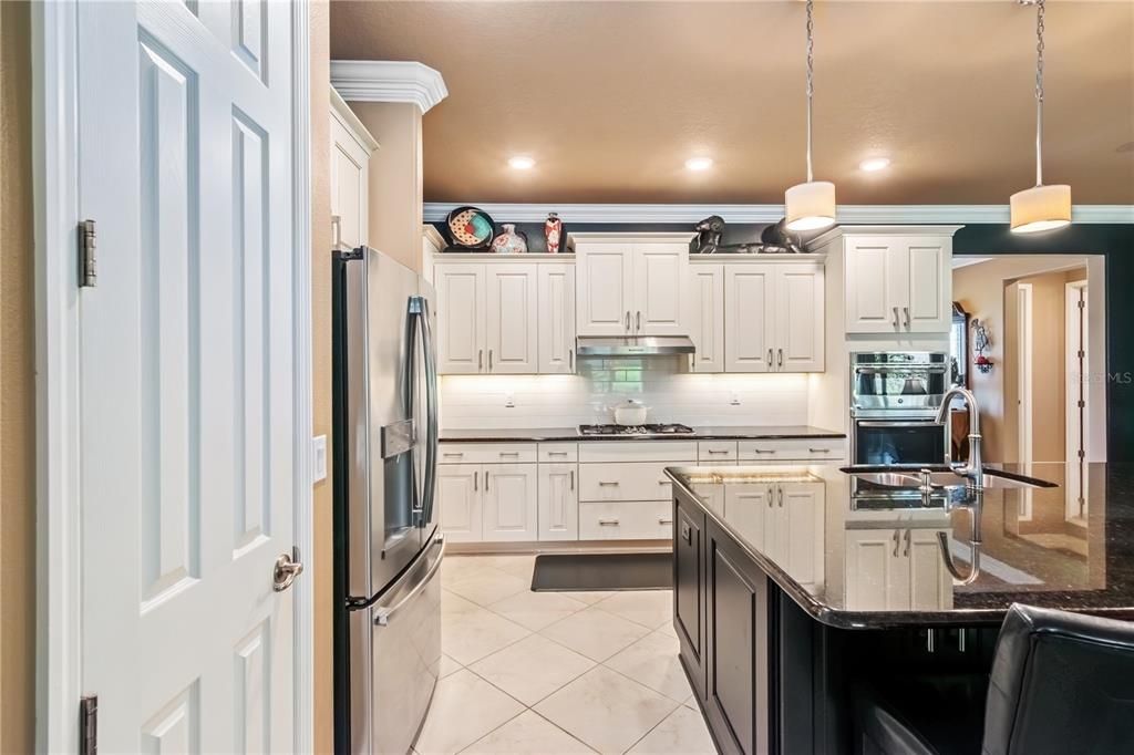 For Sale: $459,000 (2 beds, 2 baths, 2080 Square Feet)