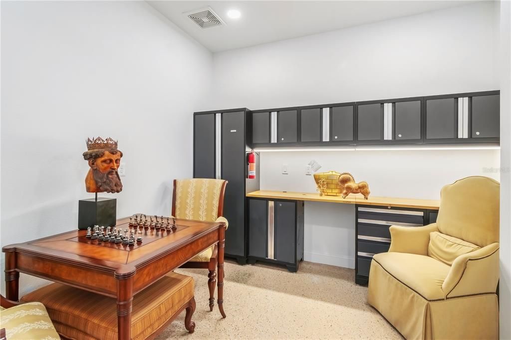 For Sale: $459,000 (2 beds, 2 baths, 2080 Square Feet)