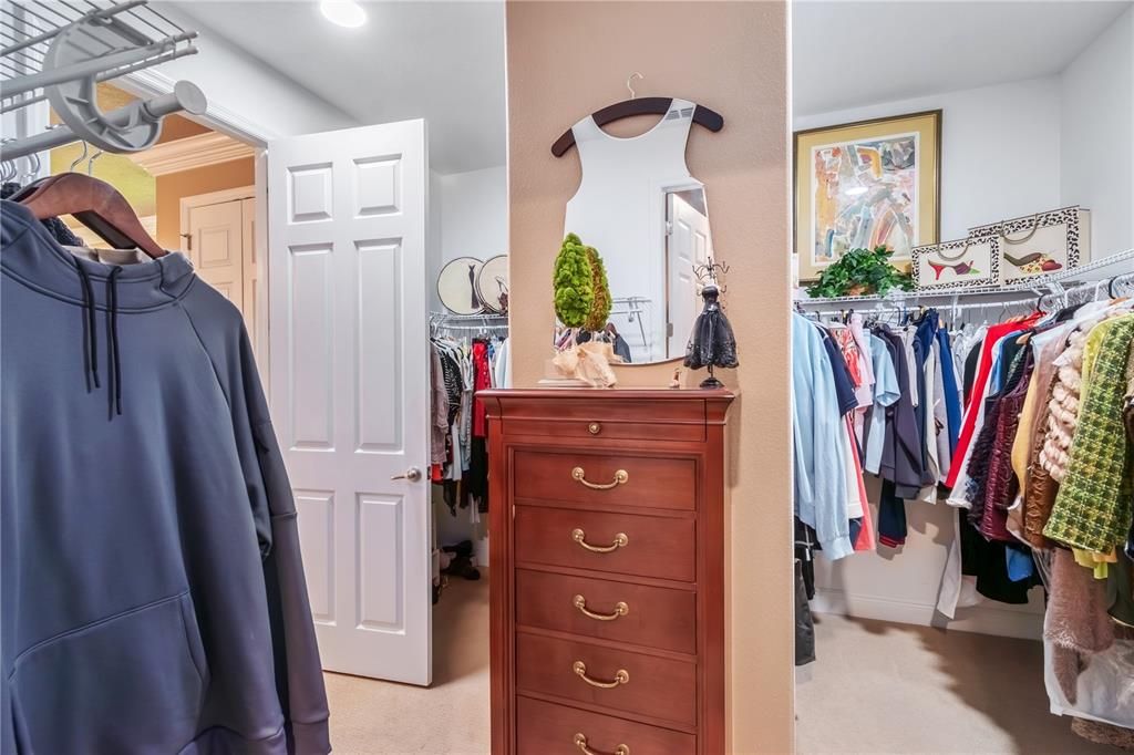 For Sale: $459,000 (2 beds, 2 baths, 2080 Square Feet)