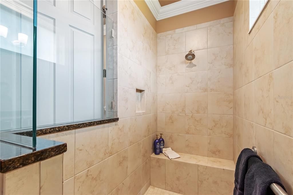 For Sale: $459,000 (2 beds, 2 baths, 2080 Square Feet)