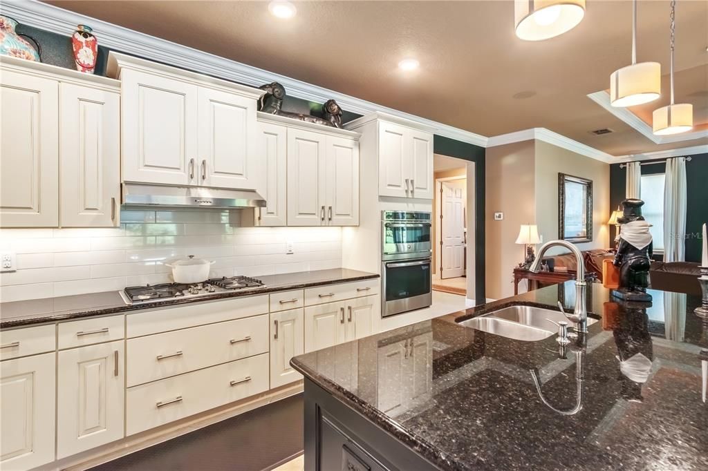 For Sale: $459,000 (2 beds, 2 baths, 2080 Square Feet)