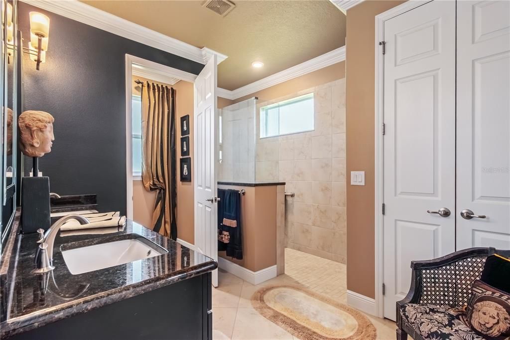 For Sale: $459,000 (2 beds, 2 baths, 2080 Square Feet)