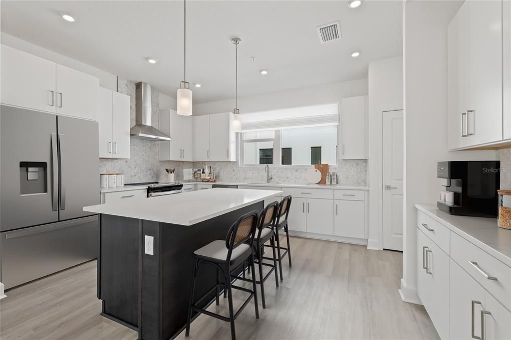 For Sale: $824,900 (3 beds, 3 baths, 2077 Square Feet)