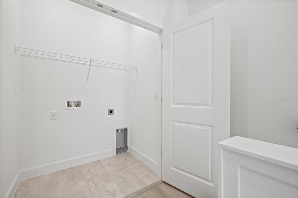 For Sale: $824,900 (3 beds, 3 baths, 2077 Square Feet)