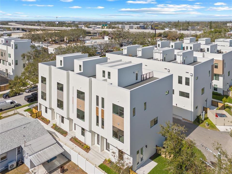 For Sale: $824,900 (3 beds, 3 baths, 2077 Square Feet)