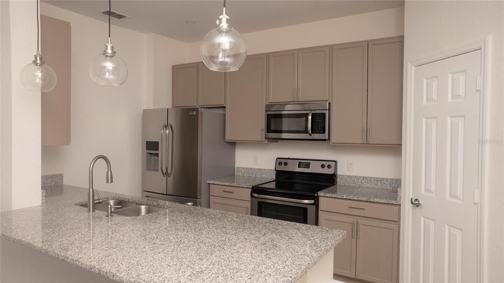 For Sale: $250,000 (3 beds, 2 baths, 1247 Square Feet)