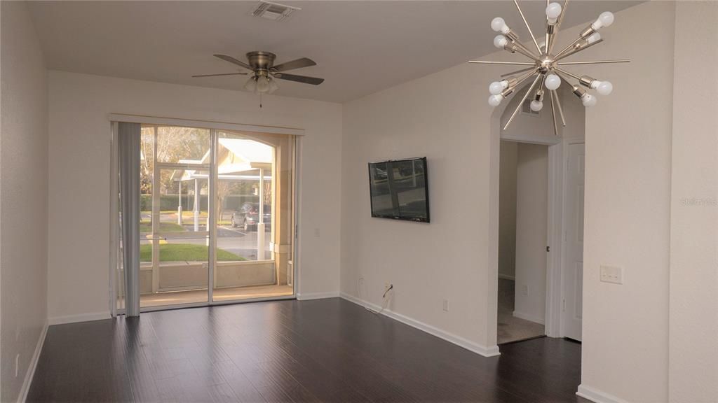 For Sale: $250,000 (3 beds, 2 baths, 1247 Square Feet)