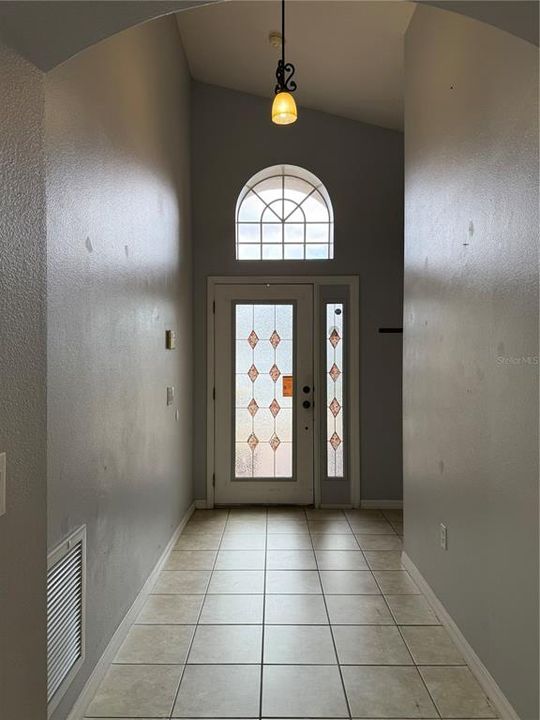 For Rent: $2,250 (4 beds, 2 baths, 1776 Square Feet)