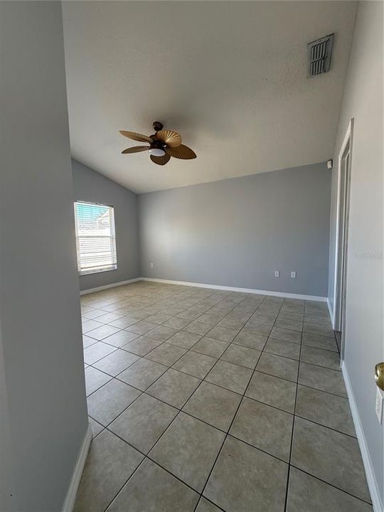 For Rent: $2,250 (4 beds, 2 baths, 1776 Square Feet)