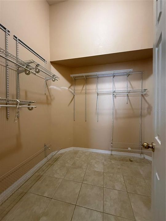 For Rent: $2,250 (4 beds, 2 baths, 1776 Square Feet)