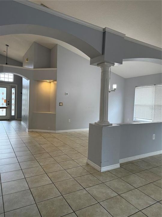 For Rent: $2,250 (4 beds, 2 baths, 1776 Square Feet)