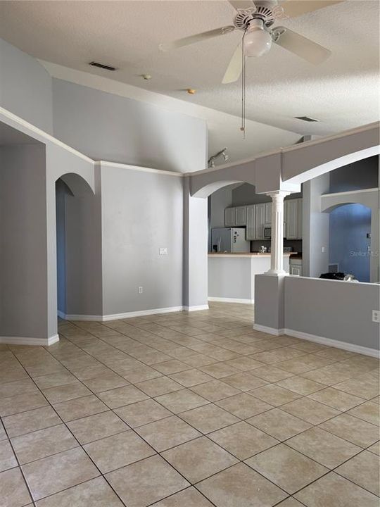 For Rent: $2,250 (4 beds, 2 baths, 1776 Square Feet)