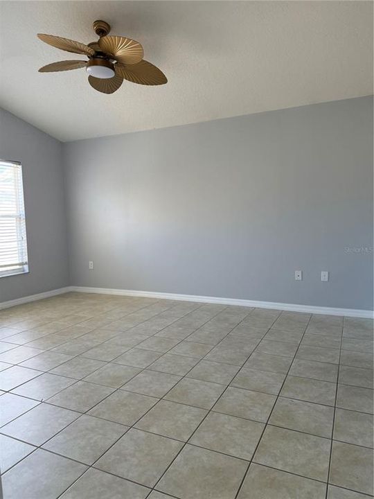 For Rent: $2,250 (4 beds, 2 baths, 1776 Square Feet)