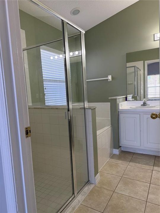 For Rent: $2,250 (4 beds, 2 baths, 1776 Square Feet)