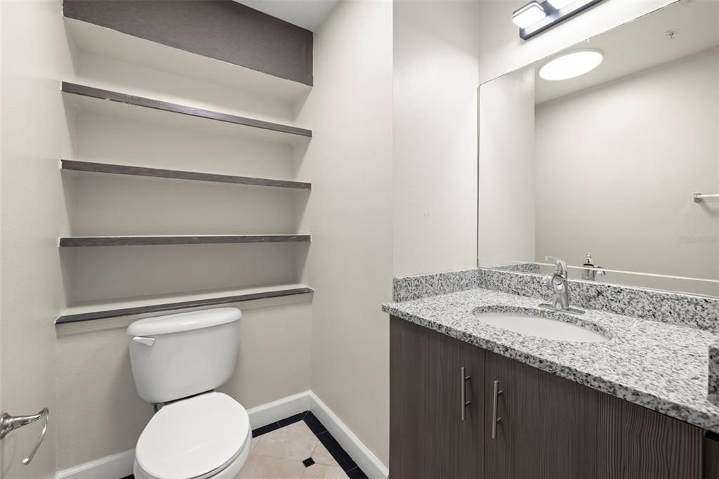 For Rent: $2,950 (2 beds, 1 baths, 1022 Square Feet)