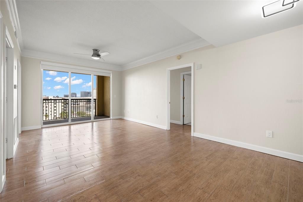 For Rent: $2,950 (2 beds, 1 baths, 1022 Square Feet)