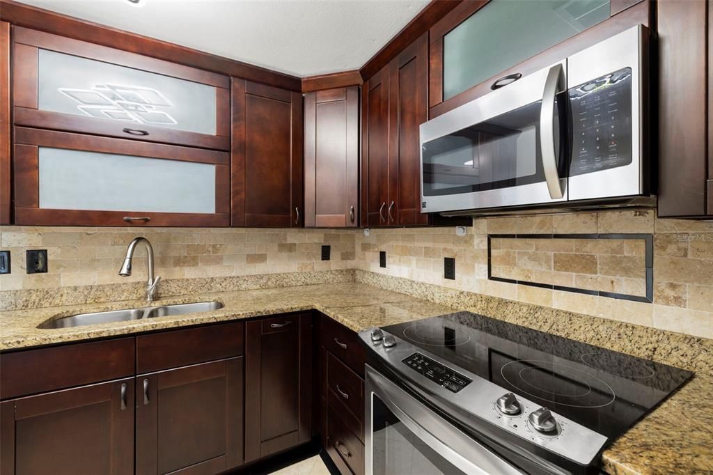 For Rent: $2,950 (2 beds, 1 baths, 1022 Square Feet)