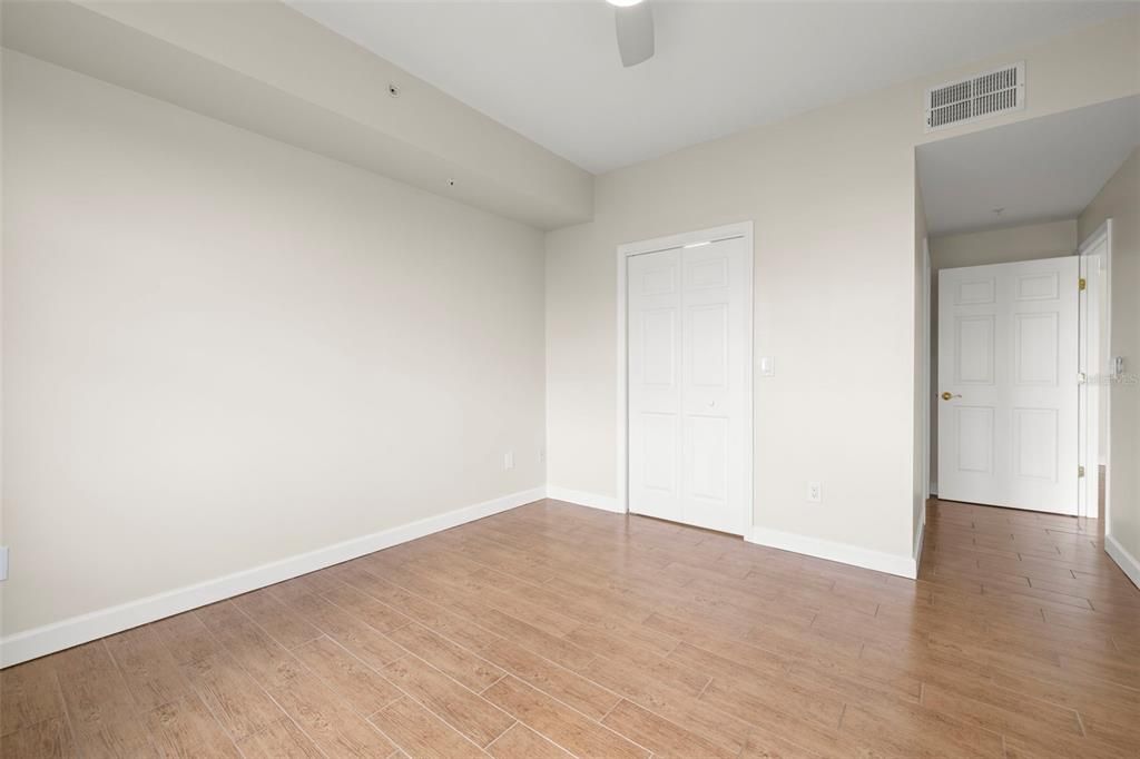 For Rent: $2,950 (2 beds, 1 baths, 1022 Square Feet)