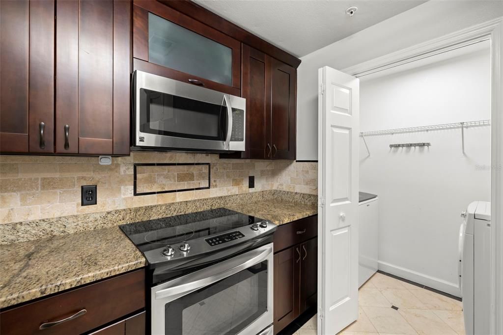 For Rent: $2,950 (2 beds, 1 baths, 1022 Square Feet)