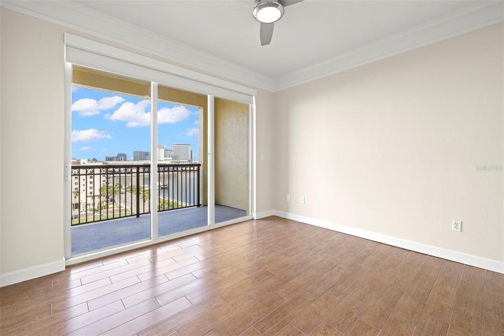 For Rent: $2,950 (2 beds, 1 baths, 1022 Square Feet)