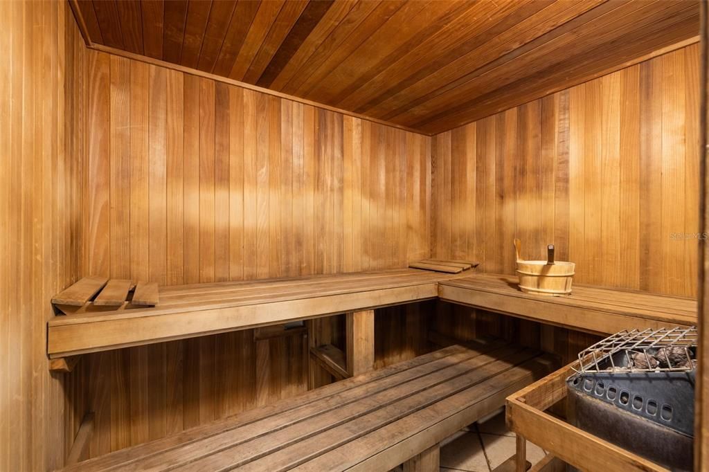 For Rent: $2,950 (2 beds, 1 baths, 1022 Square Feet)