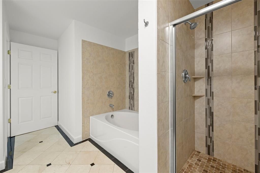 For Rent: $2,950 (2 beds, 1 baths, 1022 Square Feet)