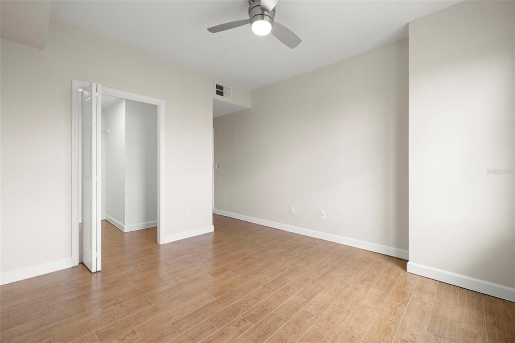 For Rent: $2,950 (2 beds, 1 baths, 1022 Square Feet)