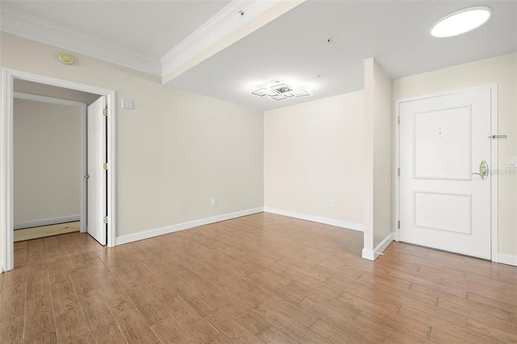 For Rent: $2,950 (2 beds, 1 baths, 1022 Square Feet)