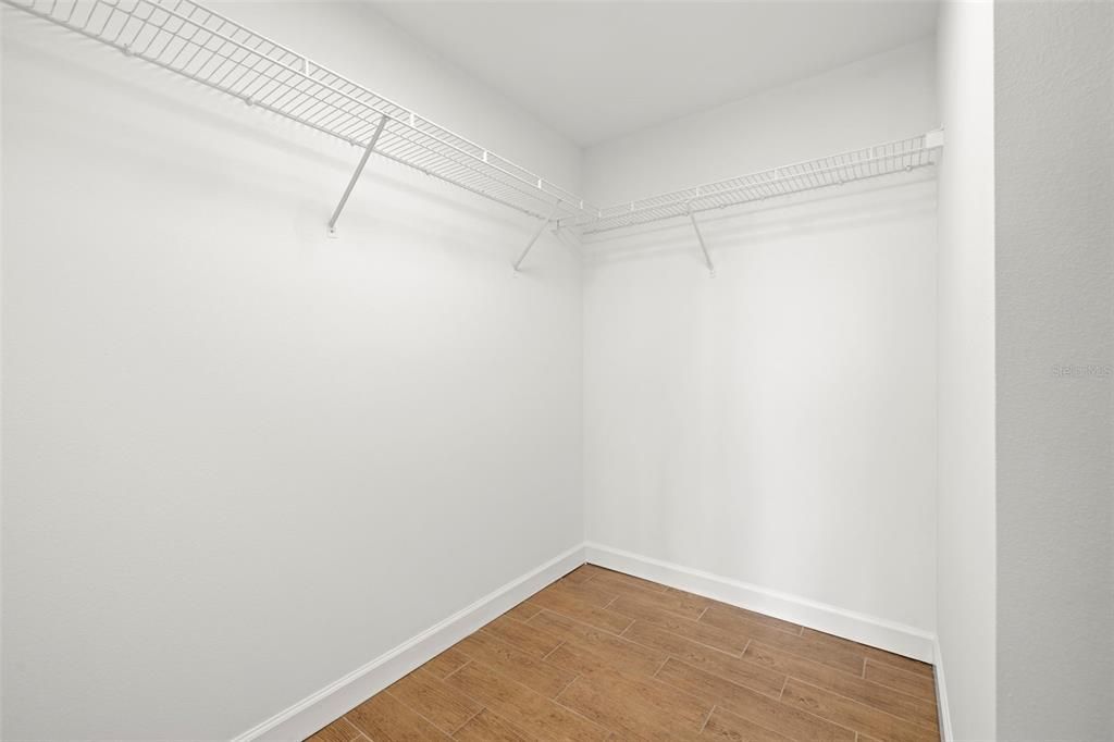 For Rent: $2,950 (2 beds, 1 baths, 1022 Square Feet)