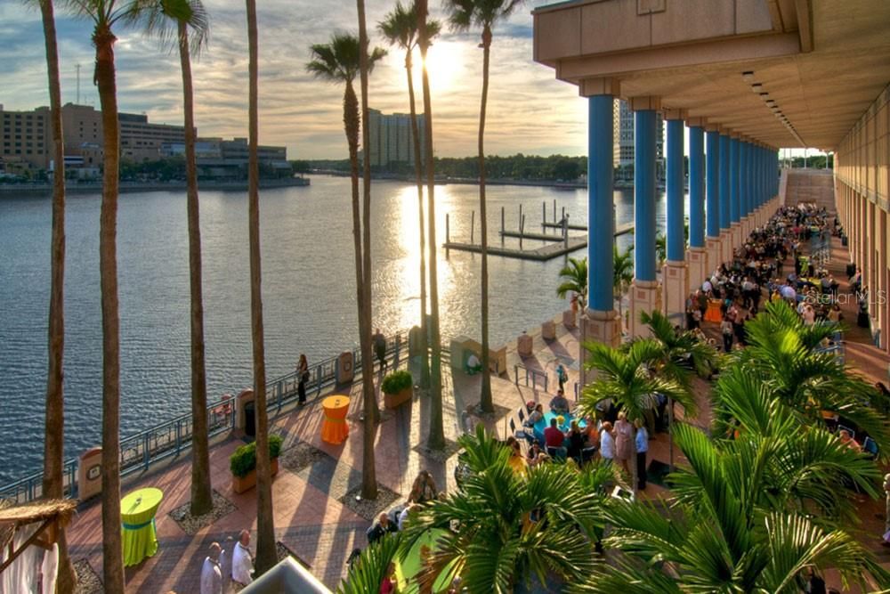 For Rent: $2,950 (2 beds, 1 baths, 1022 Square Feet)