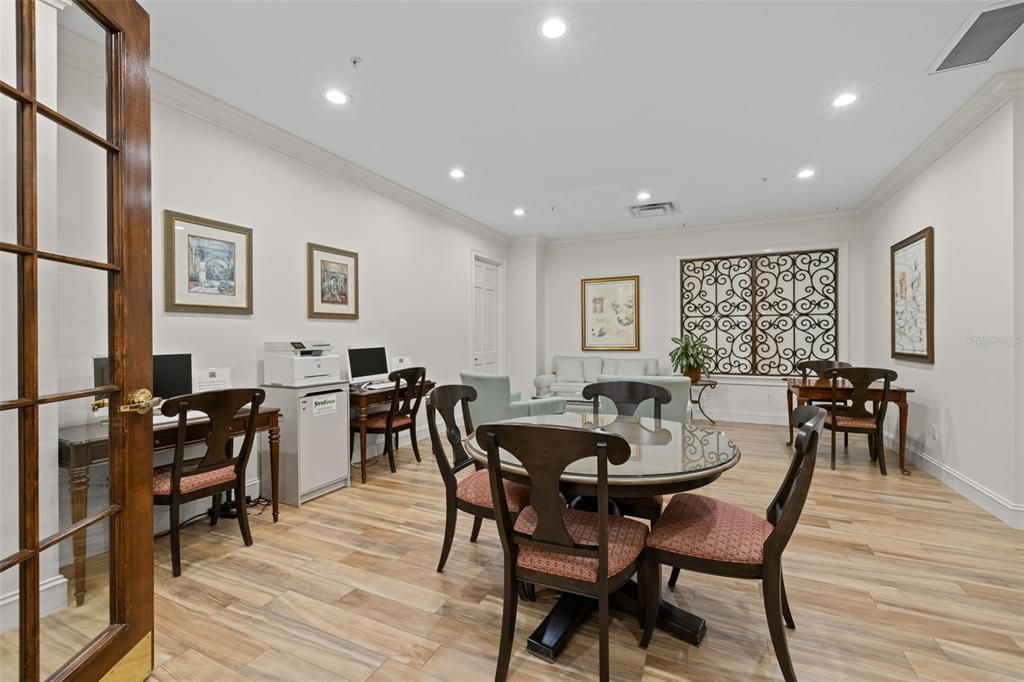 For Rent: $2,950 (2 beds, 1 baths, 1022 Square Feet)