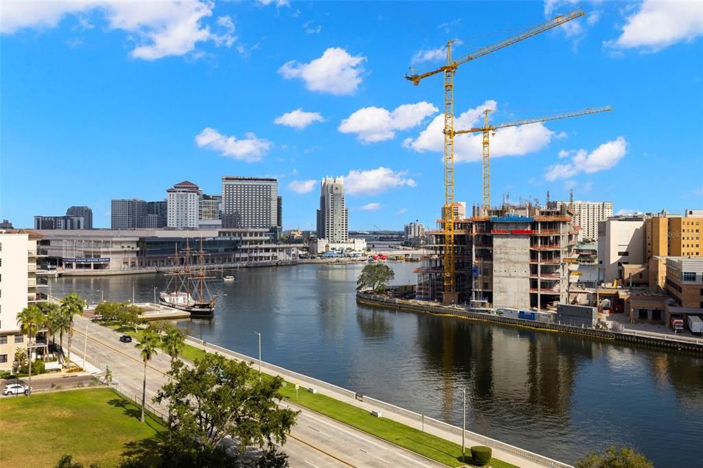 For Rent: $2,950 (2 beds, 1 baths, 1022 Square Feet)