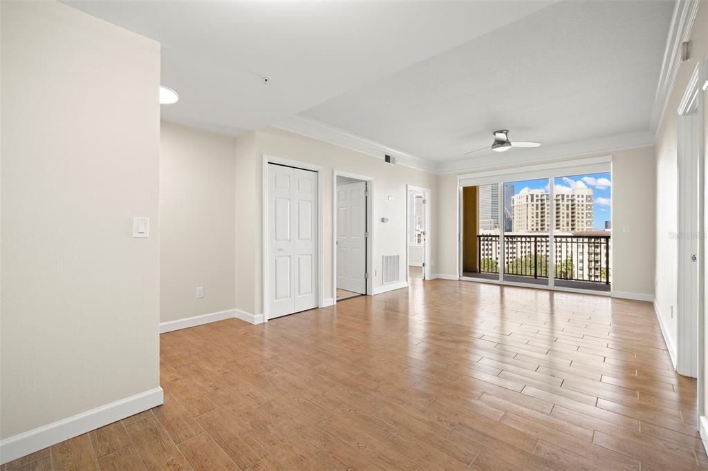 For Rent: $2,950 (2 beds, 1 baths, 1022 Square Feet)