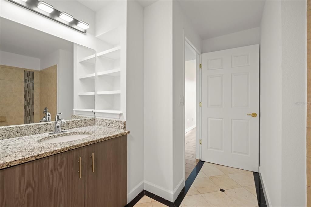 For Rent: $2,950 (2 beds, 1 baths, 1022 Square Feet)