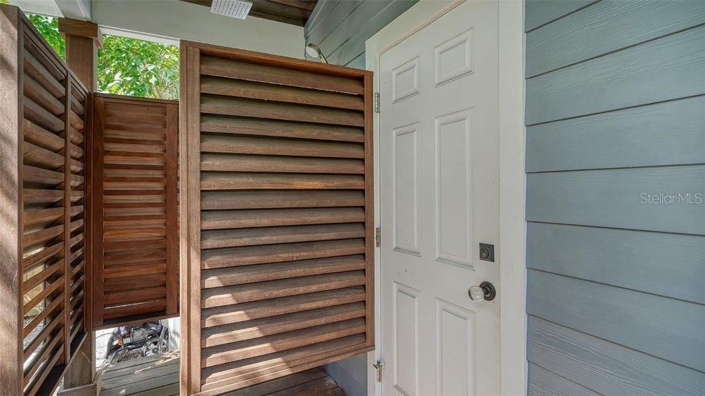 For Sale: $3,975,000 (4 beds, 3 baths, 3821 Square Feet)