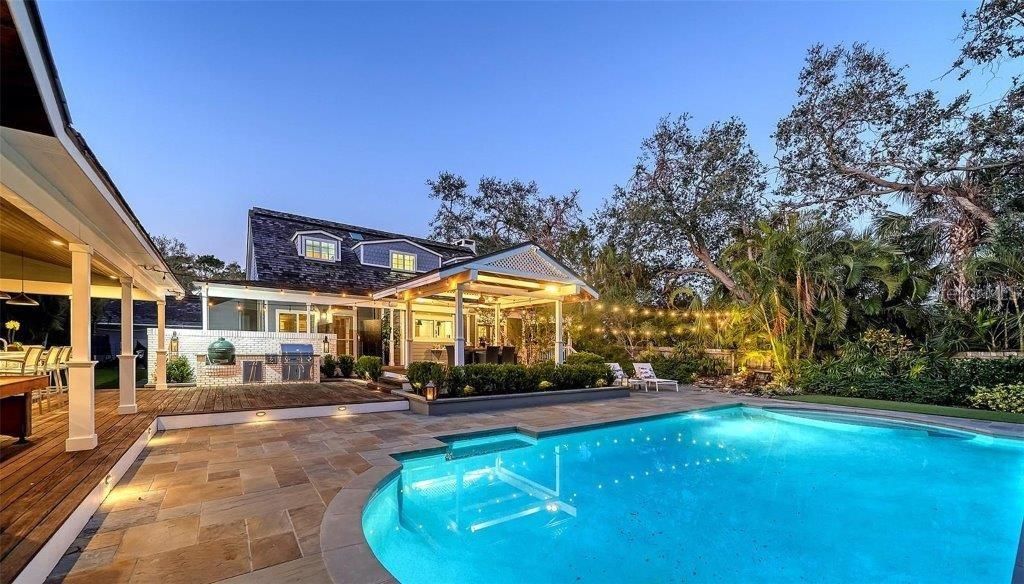 For Sale: $3,975,000 (4 beds, 3 baths, 3821 Square Feet)